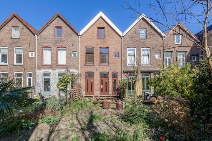 Drievriendendwarsstraat 8 in Rotterdam photo