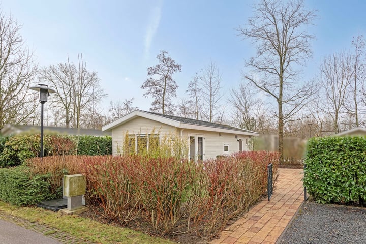 Photo of property Droompark Buitenhuizen 270, Velsen-Zuid