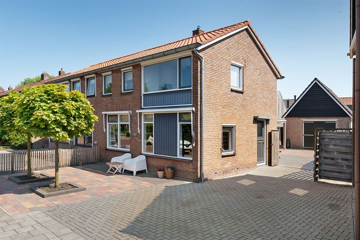 Ds A.C. van Raalteweg 10 in Wanneperveen