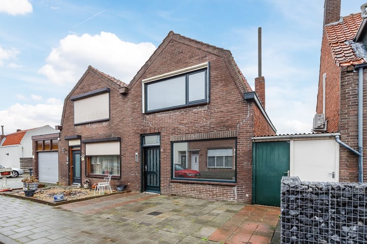 Photo of property Ds. Jan Scharpstraat 22, Axel