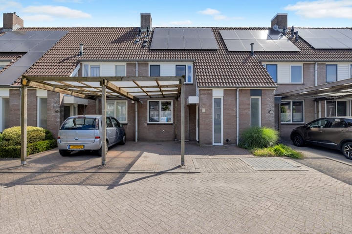 Ds. Louwe Kooymanslaan 47 in Waalwijk foto