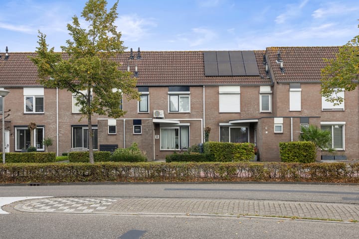 Foto van woning Ds. Louwe Kooymanslaan 69, Waalwijk