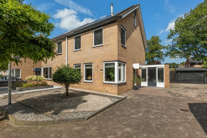 Ds. van Petegemstraat 34 in Veendam foto