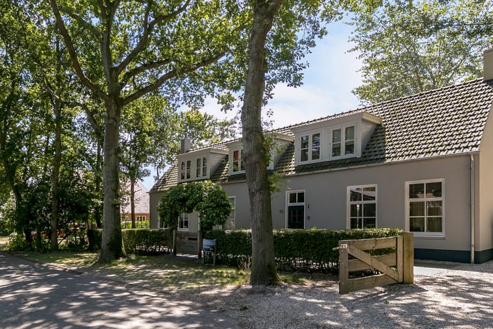 Duinbeekseweg 13 in Oostkapelle