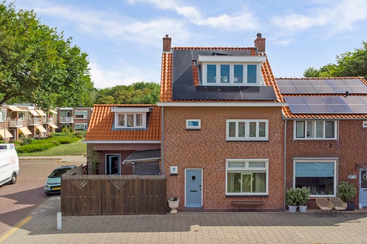 Duinroosstraat 2 in Katwijk