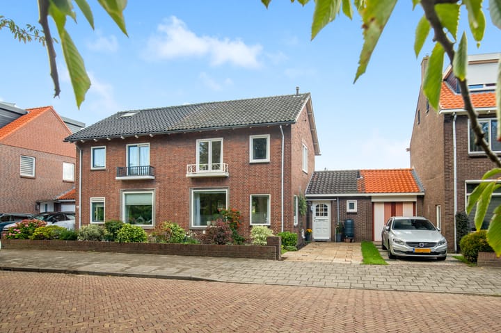 Duinvlietstraat 10 in Velsen-Noord