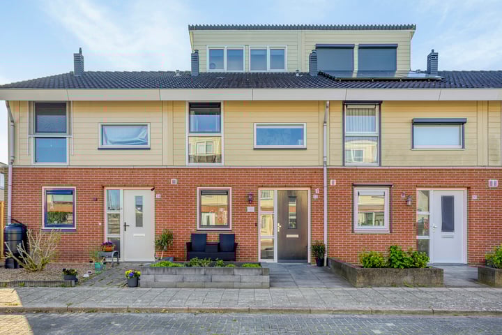Duiveland 32 in Emmeloord Foto