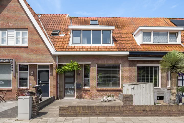 Duiventorenstraat 21 in Naaldwijk