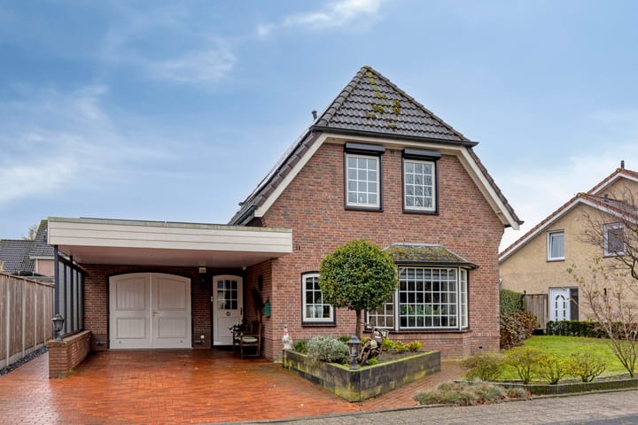 Photo of property Duizendblad 17, Haaksbergen