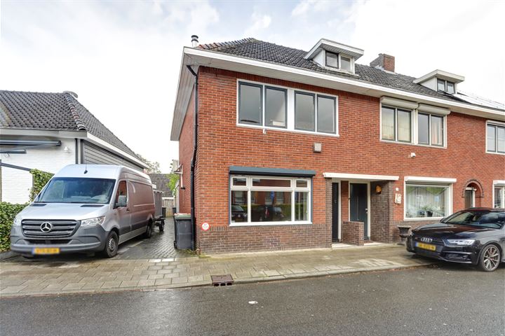 Dunantstraat 28 in Borne