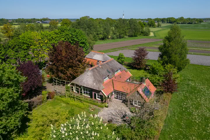 Dwarsdijk 7 in Laren