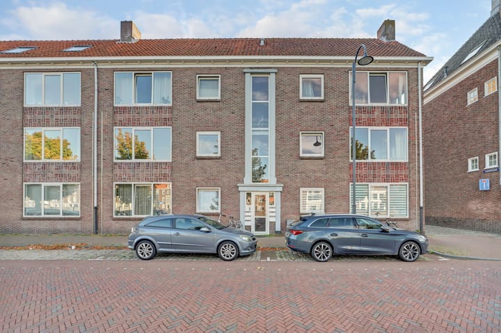 Dwarskaai 12 in Middelburg