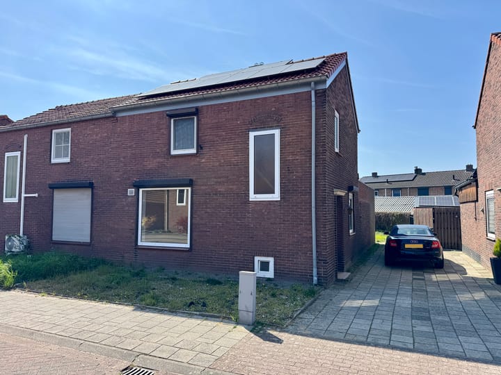 Dwarsstraat 10 in Belfeld