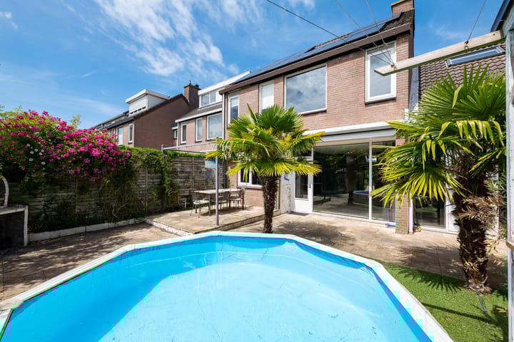 Photo of property Ebstroom 82, Hellevoetsluis