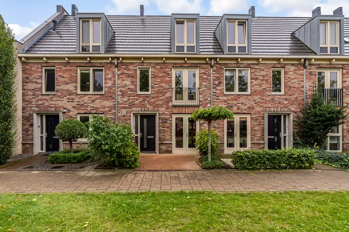 Edelsteen 9 in Houten