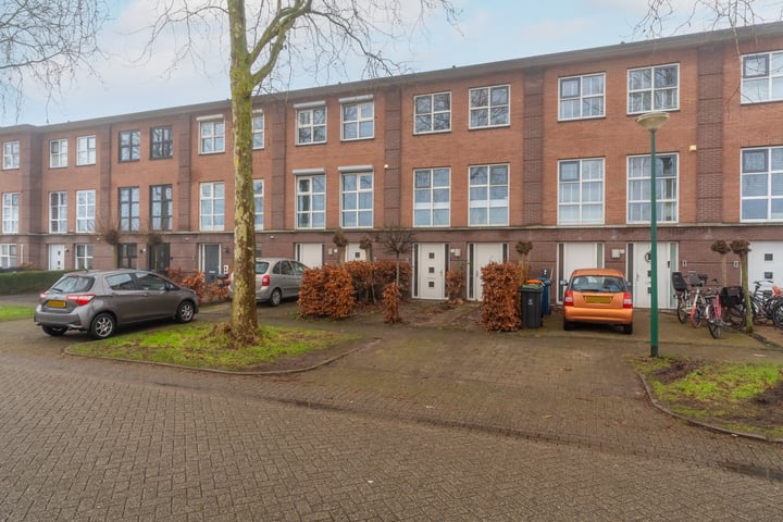 Edelsteen 98 in Houten