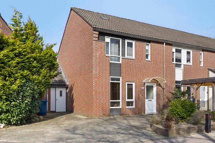 Photo of property Eekschillersdreef 110, Apeldoorn