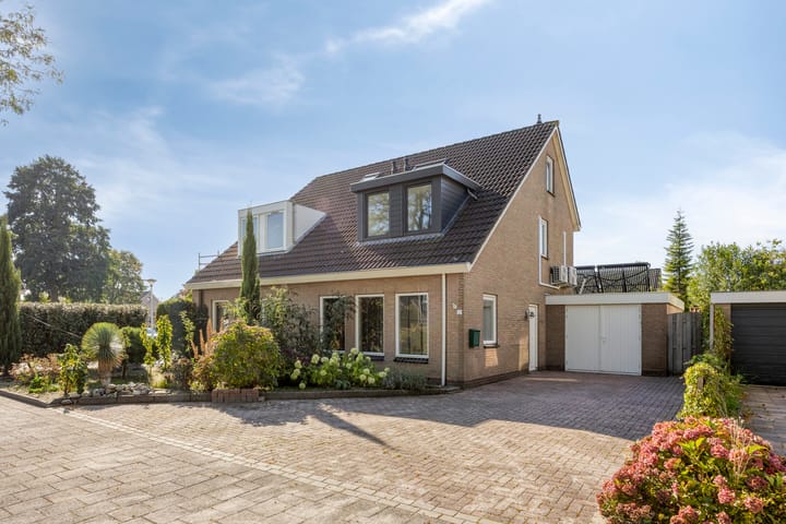 Photo of property Eeltsjebaes 18, Joure