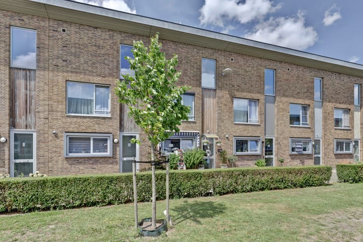 Photo of property Eemsplantsoen 12, Berkel en Rodenrijs