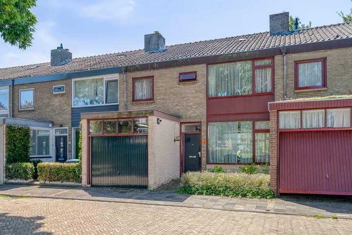 Eemsteyn 9 in Hendrik-Ido-Ambacht