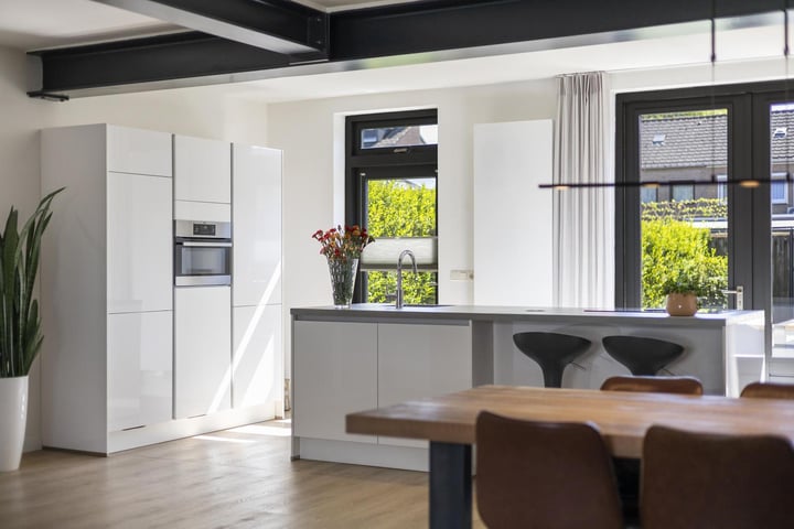 Photo of property Eenbesweg 18, Nieuwstadt