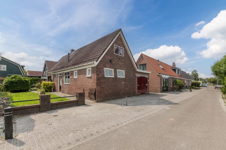 Eendrachtsstraat 2 in Zuid-Scharwoude