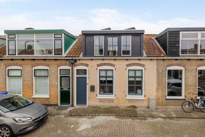 Eendrachtstraat 23 in Middelharnis