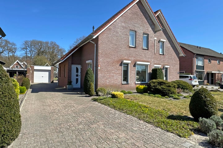 Photo of property Eendrachtstraat 98, Erica