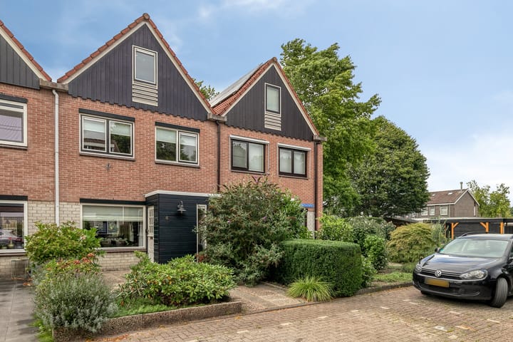 Eenhoornplaat 4 in Emmeloord