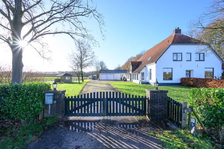 Eerbeekseweg 23A in Hall