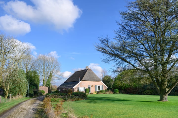 Eerbeekseweg 77 in Loenen