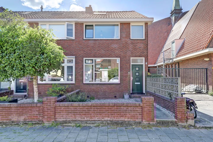 Photo of property Eerste E.J. Potgieterstraat 35, Gouda