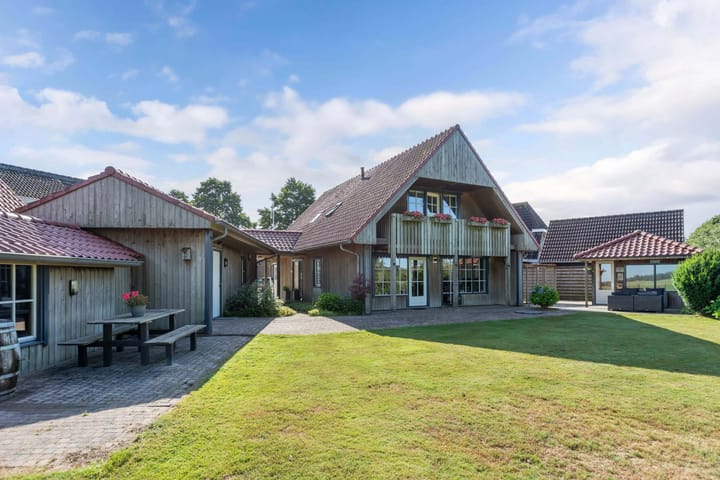 Photo of property Egginkstraat 21, Wapse