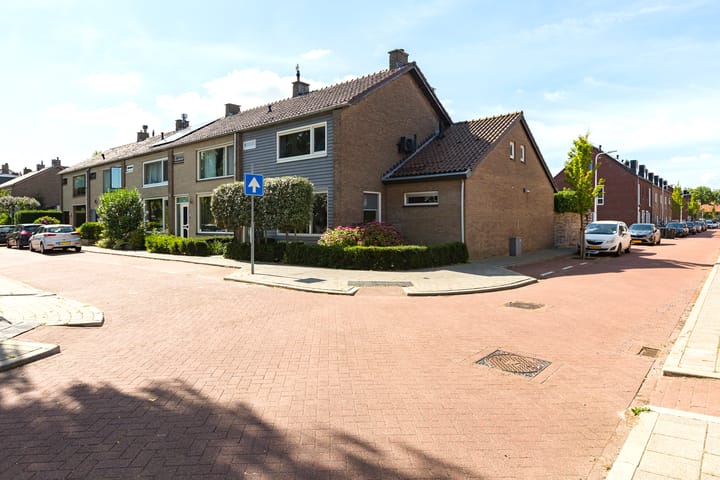 Egmondstraat 1 in Berkel en Rodenrijs