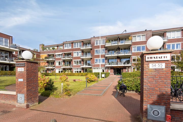Eikenhof 17 in Hoorn