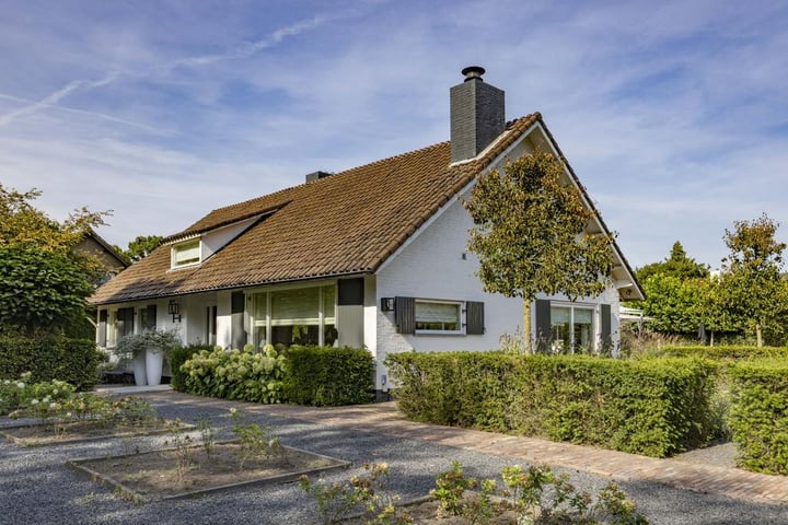 Photo of property Eikenlaan 12, Sint-Michielsgestel
