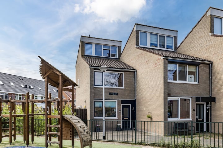 Eikenlaan 16 in Rijnsburg