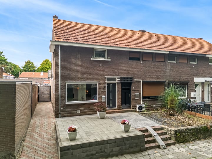 Photo of property Eikenlaan 16, Geleen