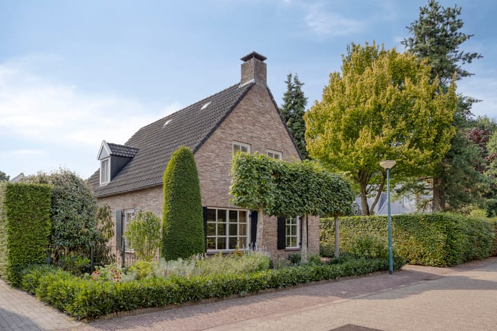 Eikenlaan 2 in Loon op Zand