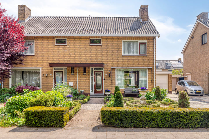 Photo of property Eikenlaan 20, Puttershoek