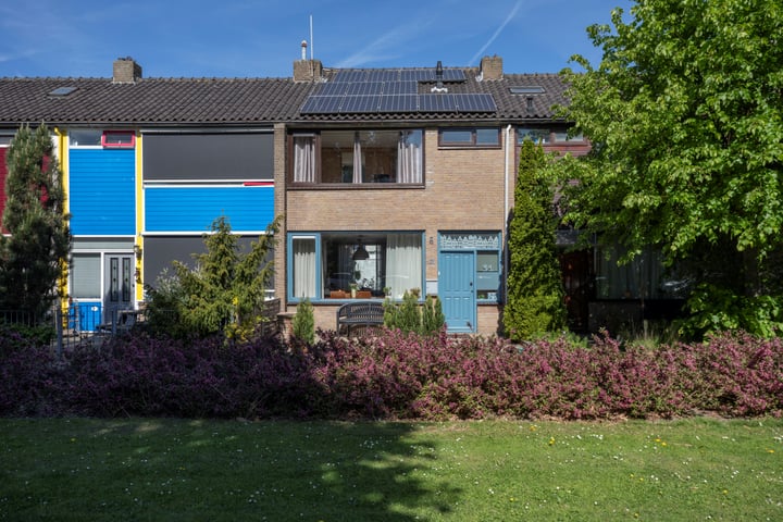Eikenlaan 31 in Rozenburg