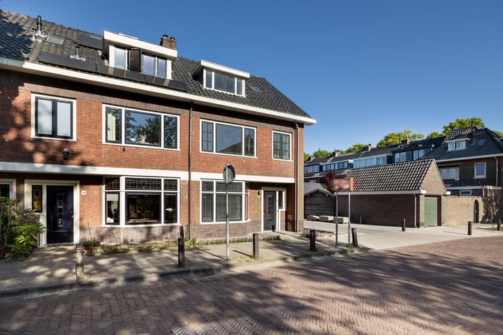 Eikenlaan 39 in Heemstede