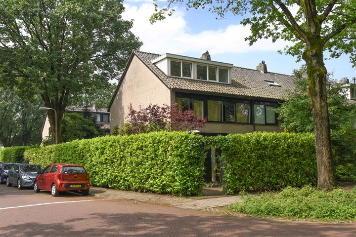 Eikenlaan 60 in Muiderberg