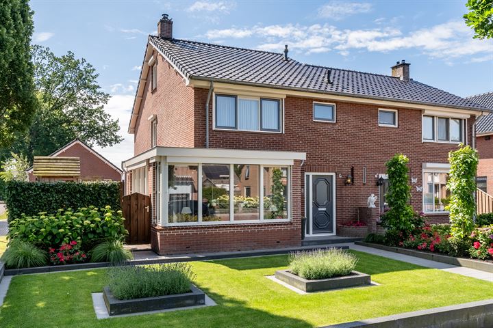 Eikenlaan 8 in Staphorst