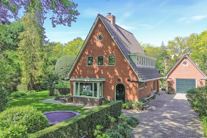 Eikenlaantje 19 in Huizen