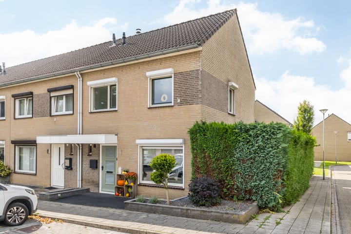 Photo of property Elf Schoorstenen 15, Bocholtz