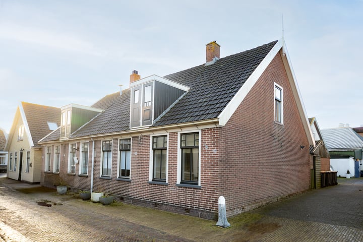 Elftstraat 18 in Hippolytushoef