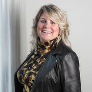 Foto van Ellen van Buiten, Officemanager bij Jan Weide Makelaars