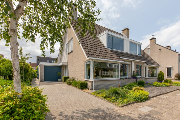 Elstarstraat 57 in Kapelle