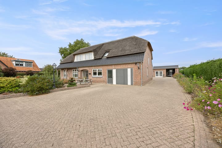 Photo of property Elsweg 4, Alphen